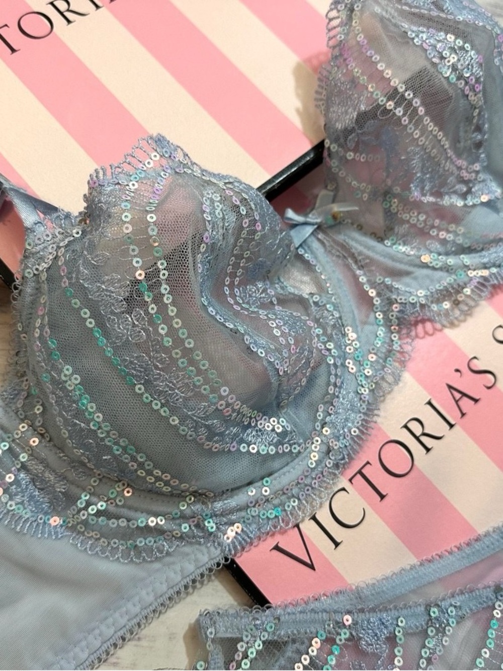 Victoria's Secret Dream Angels Wicked Iridescent Embroidery UnlinedBalconetteBra